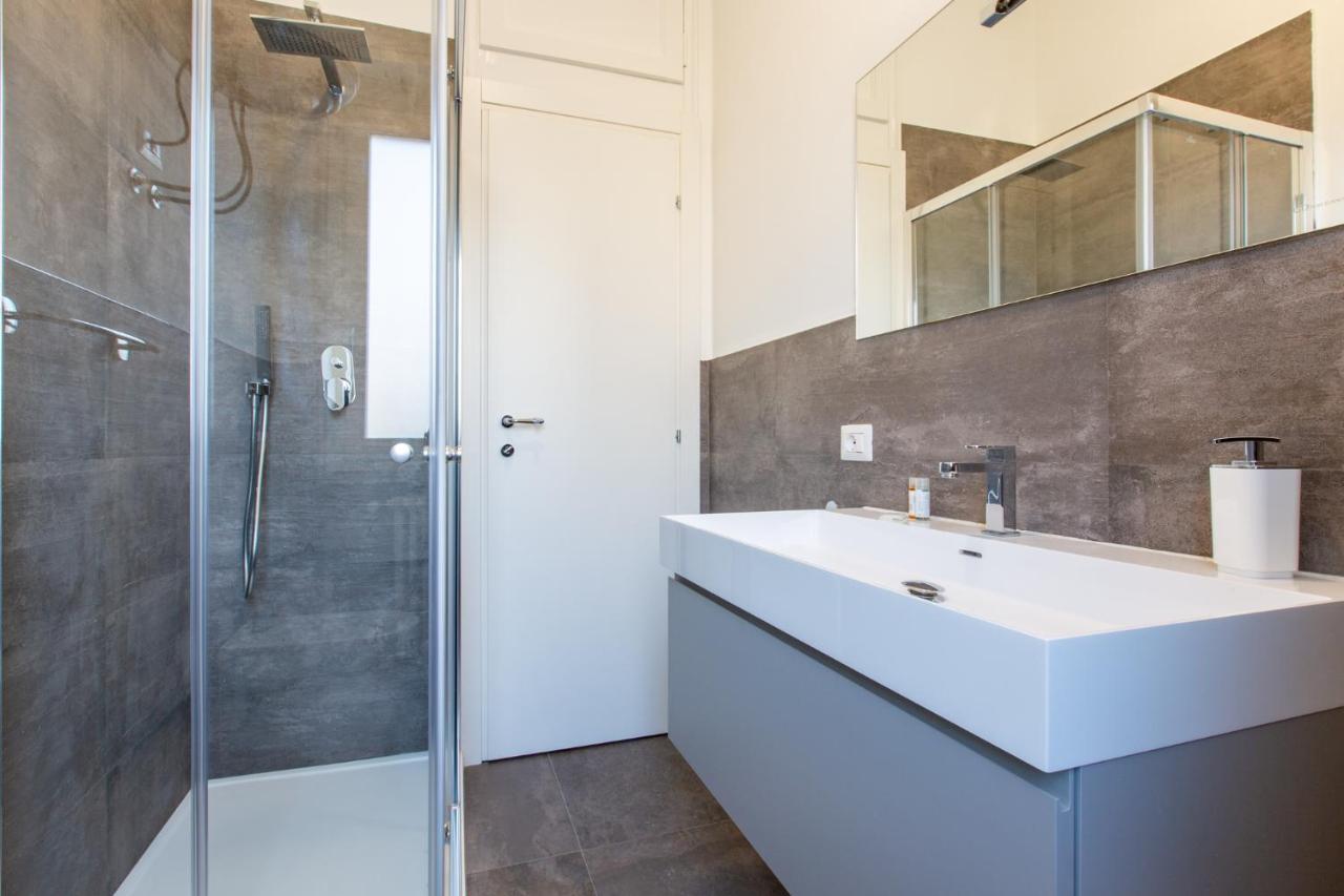 Italstay - Disciplini Apartment -10 Min Dal Duomo Milan Exterior photo