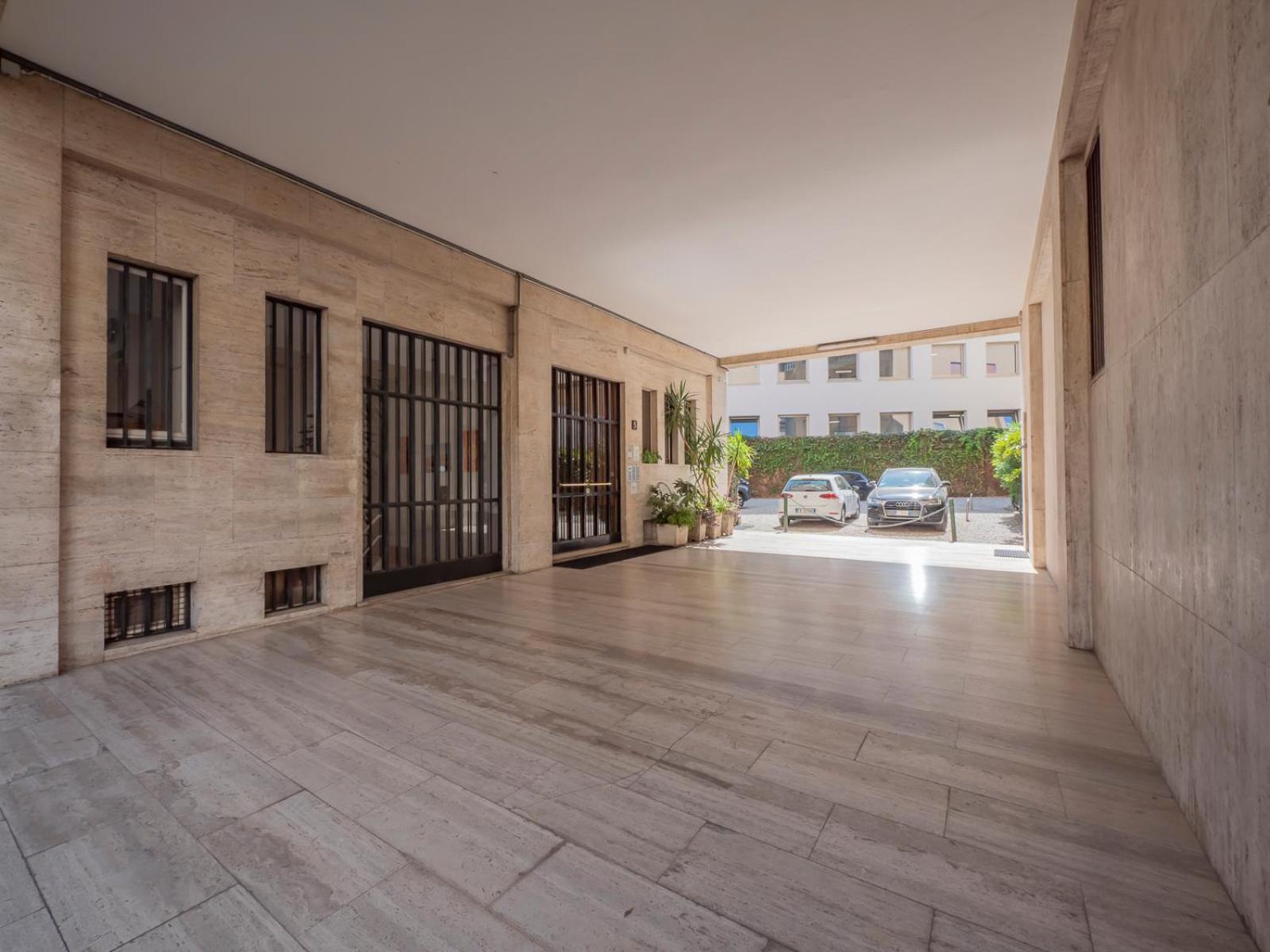 Italstay - Disciplini Apartment -10 Min Dal Duomo Milan Exterior photo