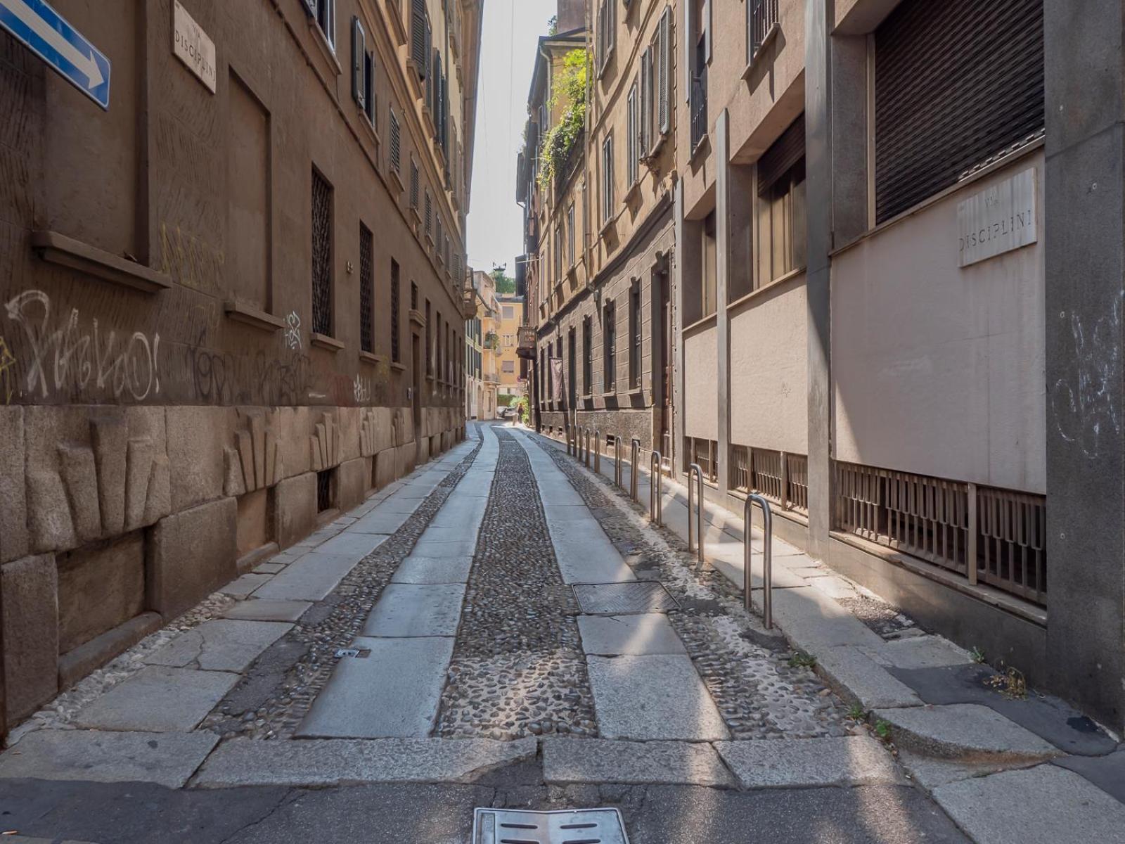 Italstay - Disciplini Apartment -10 Min Dal Duomo Milan Exterior photo